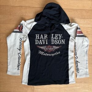 Women’s large Harley Davidson long sleeved hooded shirt